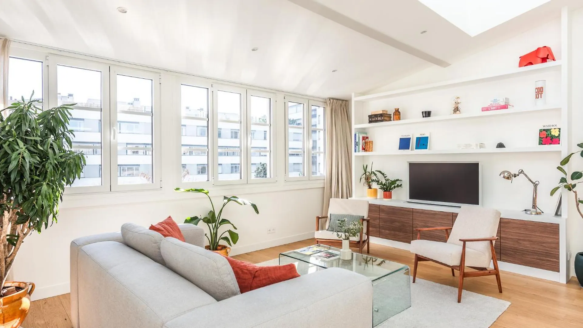 Penthouse Loft - 4 Guests - In Heart Of Paris contacts